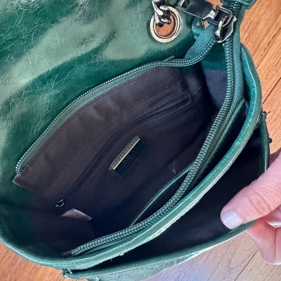 Urban Expressions Green Stitched Pattern with Chain Shoulder Strap - Picture 10 of 12